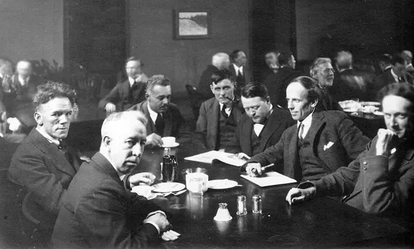 Six members of the Group of Seven with Barker Fairley, 1920